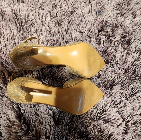 !D!FU Glitter Gold Sz 9.5 Rhinestone Heels - Picture 5 of 9